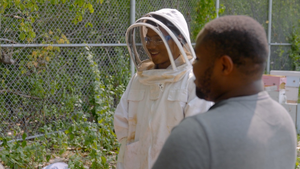 Marquise in a bee suit